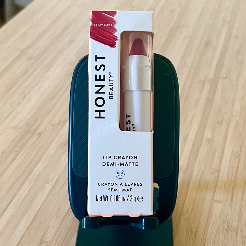 The Honest Company Lip Crayon Demi-Matte - STRAWBERRY